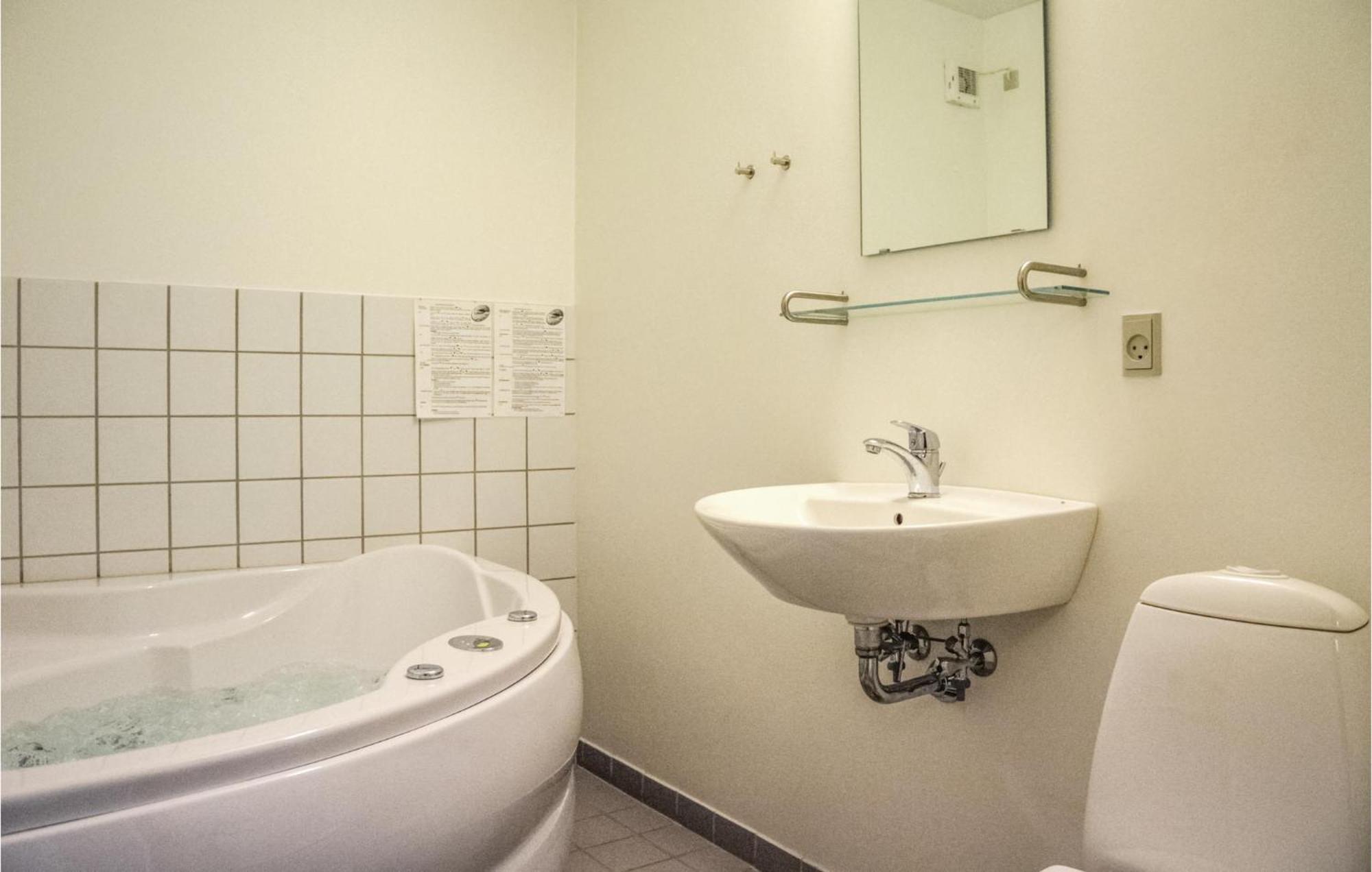 2 Bedroom Gorgeous Home In Hvide Sande Exteriör bild